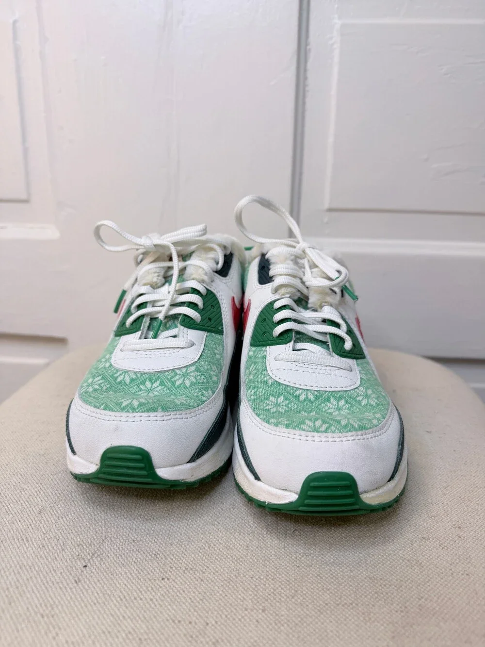 Nike Christmas Sweater DC1621-100 Shoes Size 5Y